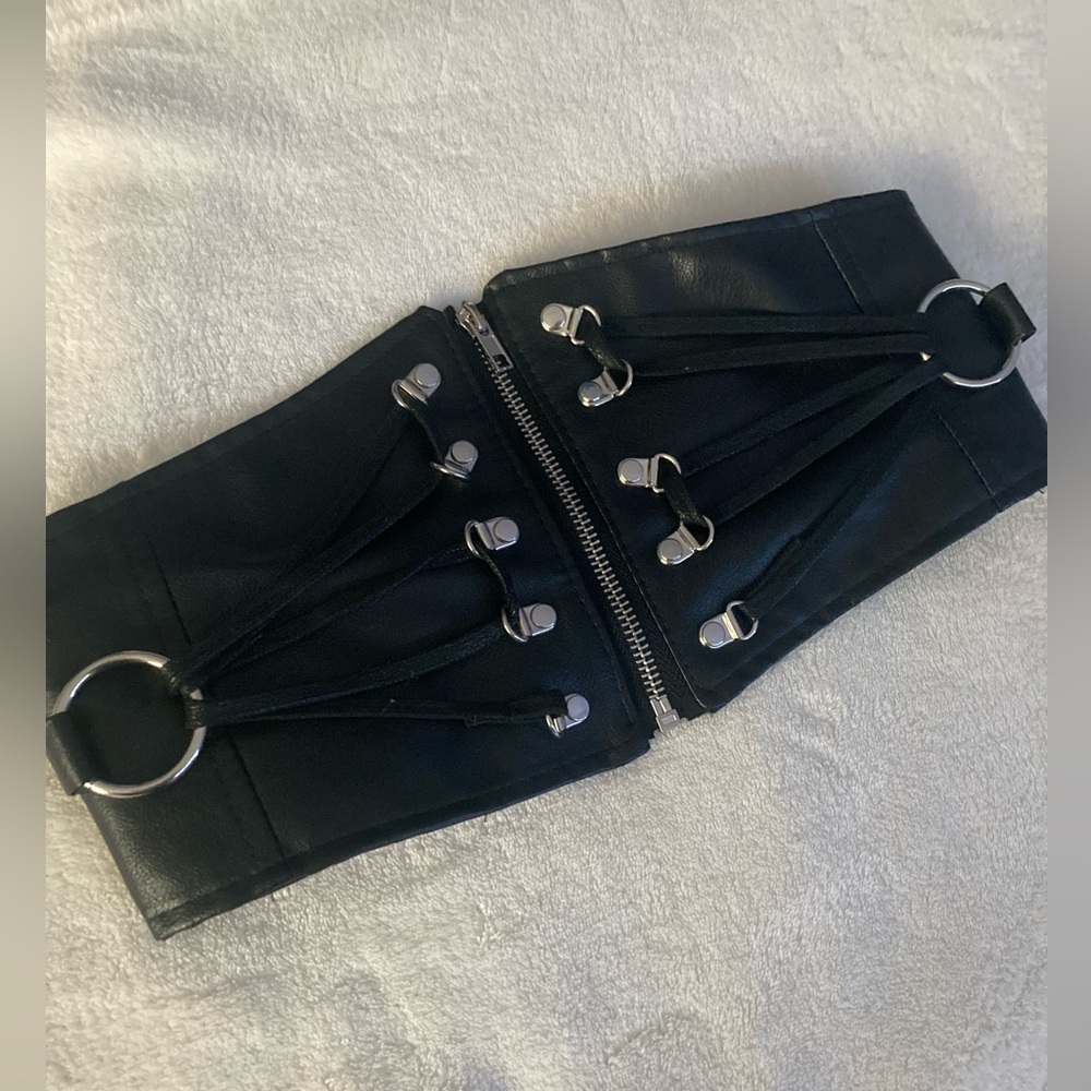Hot Topic Corset Size S/M with Zipper
